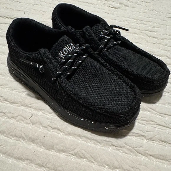 NWOT Boys Black Casual Shoes - Picture 1 of 5